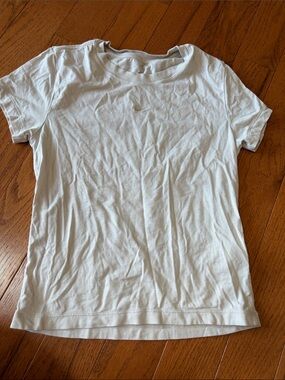 “The Nike Tee” size small